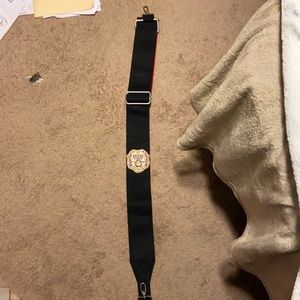 Vs pink rare guitar strap